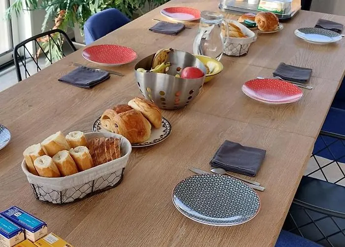 Le Fief Guibert D'hôtes - - élevage De Lamas En Vendée 3*